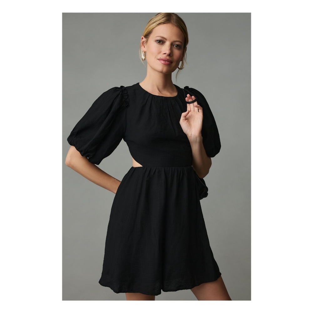 Moon River Womens Open Back Pleated Neck Mini Dress in size Small